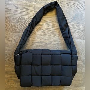 Alex Max Puffer Handbag Black